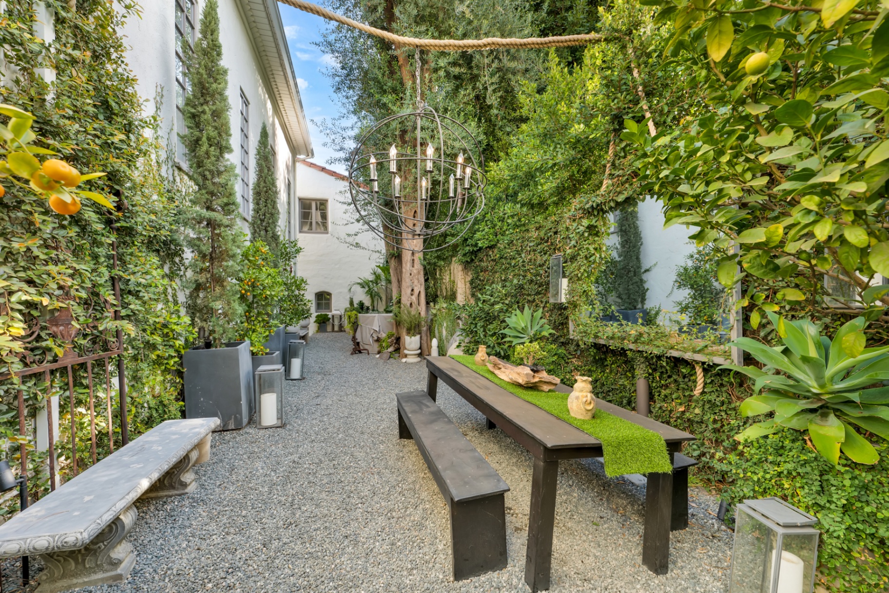 Garden dining