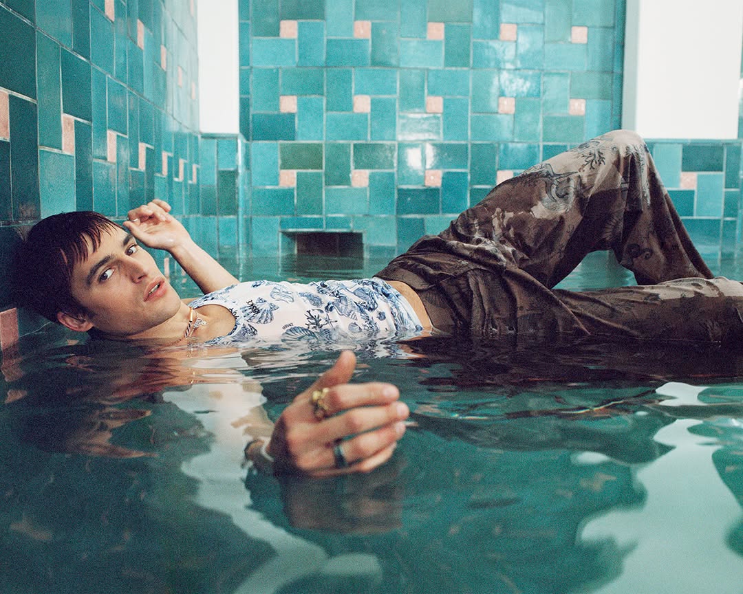 Versace La Vacanza editorial in the pool